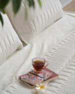 Комплект стеганного покрывала и 2 наволочек Kaj White Hermodr 130220317 Иран