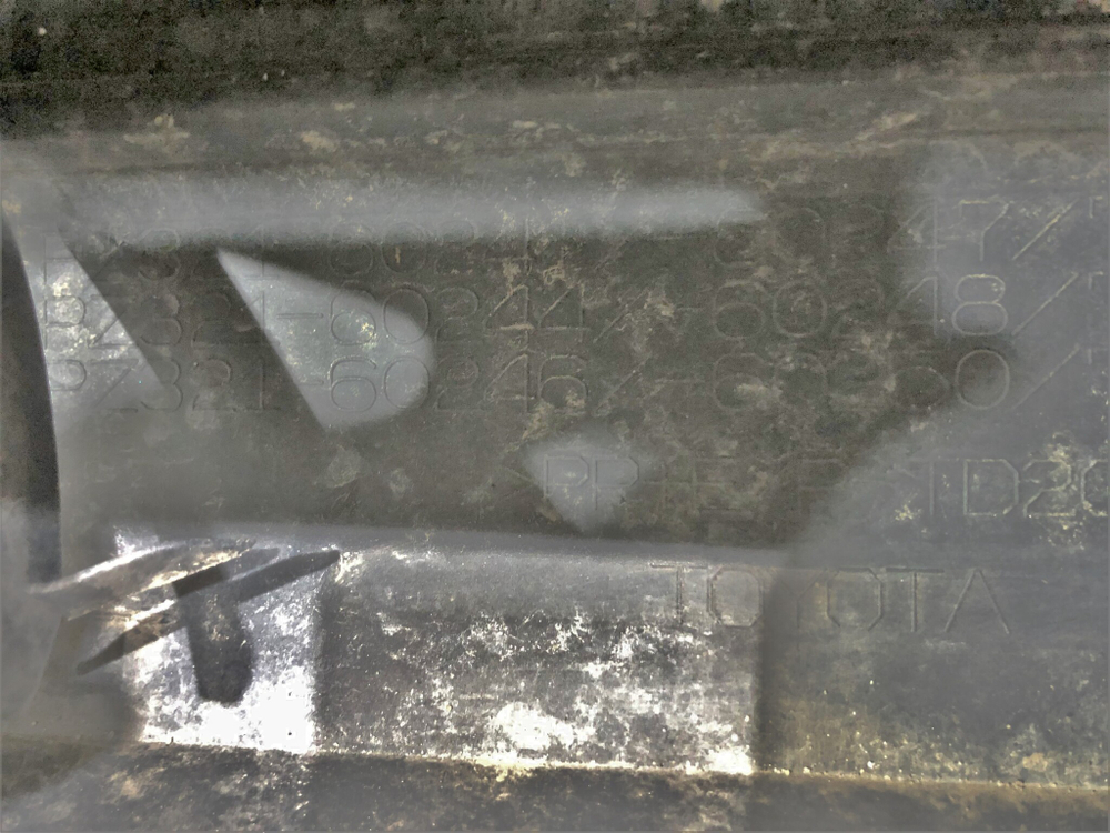 Бампер передний Executive 2020 Land Cruiser 200 БУ Оригинал PZ32160241