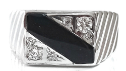 Ювелирное кольцо из серебра