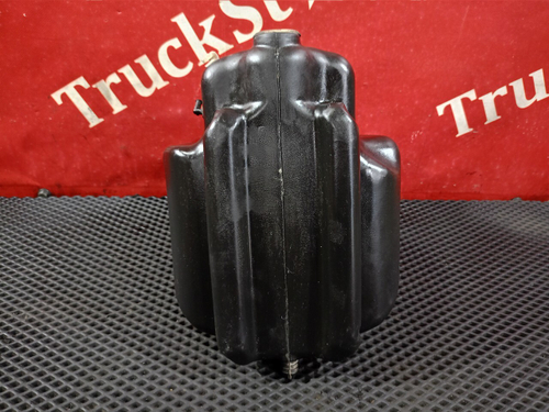 Бачок омывателя лобового стекла