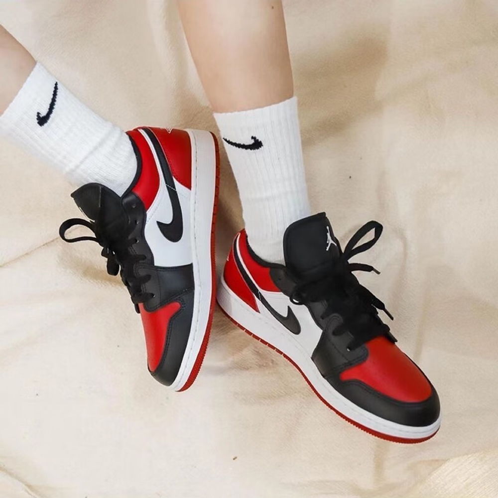 Jordan 1 Low Bred Toe GS