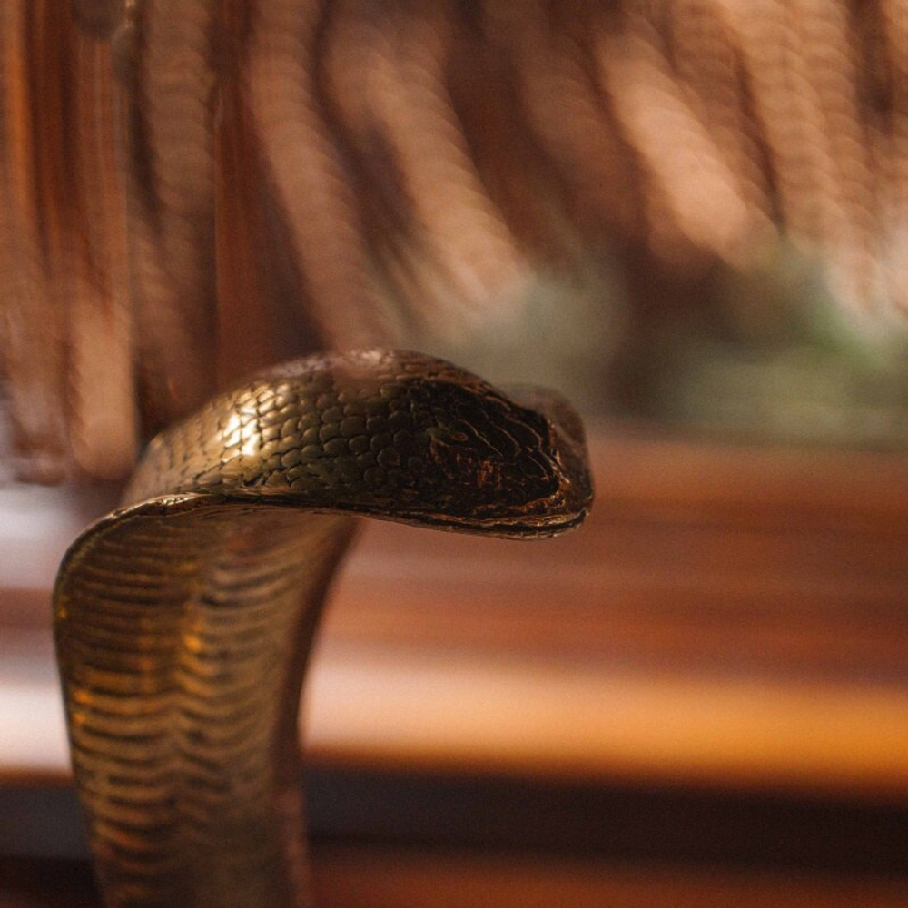 Антикварная настольная лампа «Королевская кобра»