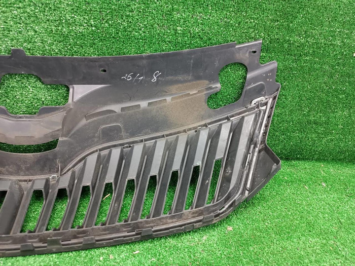 Решетка радиатора Skoda Rapid 1 (2012-2020)