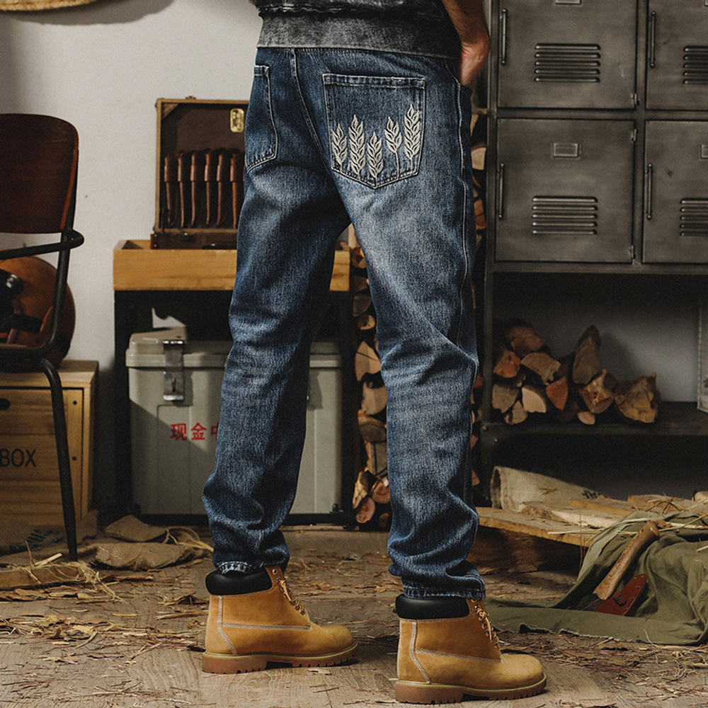 Мужские джинсы с изысканной вышивкой "колосья" на задних карманах