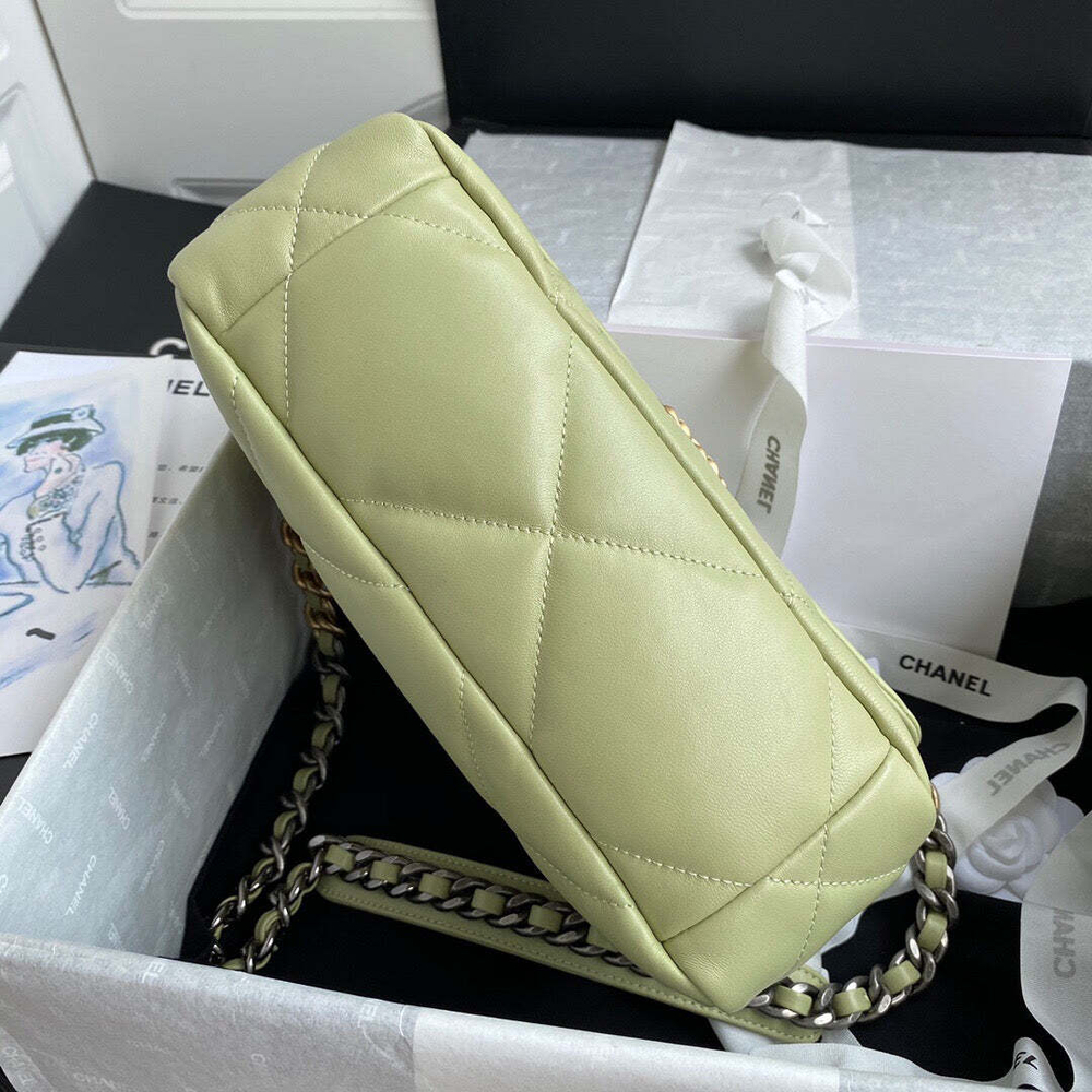 Chanel 19 26 cm
