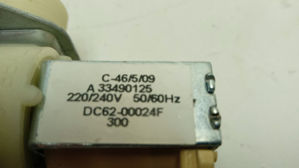 WF-S1061 кт3 Клапан подачи воды для стиральных машин Samsung DC62-00024F б/у