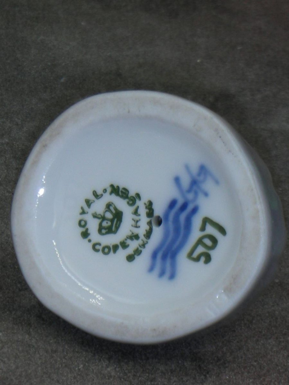 Статуэтка. Фарфор. Лягушка на камне. Royal Copenhagen. Дания