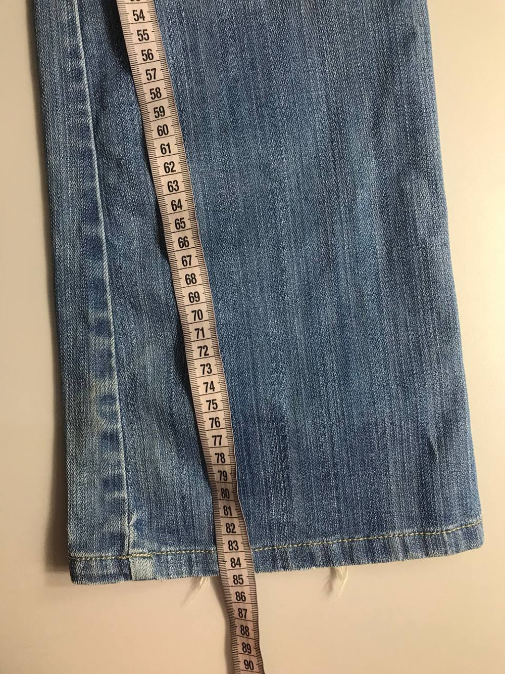 Джинсы с яркими акцентами, визуально на 44 размер