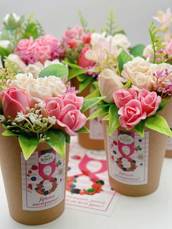 Мини-букет "Весна Крафт" подарок Benefit Soap