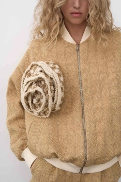 Твидовый бомбер бежевый