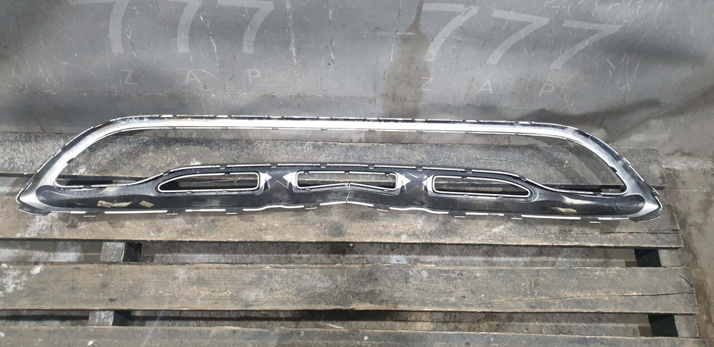Накладка переднего бампера Mercedes GLA (X156) 17-20 Б/У Оригинал A1568858200