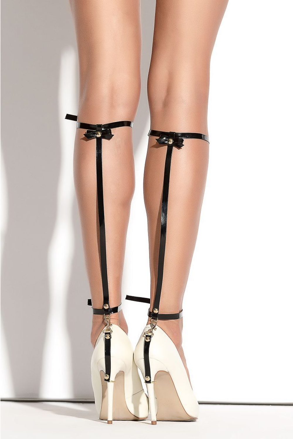 Украшение на голени Bonita с фиксацией за каблук (Размер: S-M-L) (Цвет: красный)