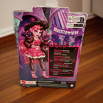 Шарнирная кукла Monster High «Draculaura со шляпой» HRP64 — стильный образ
