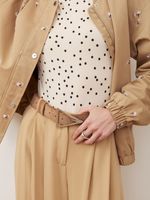 БАЗОВЫЙ РЕМЕНЬ С ТРЕУГОЛЬНОЙ ПРЯЖКОЙ ЗАМША КАПУЧИНО