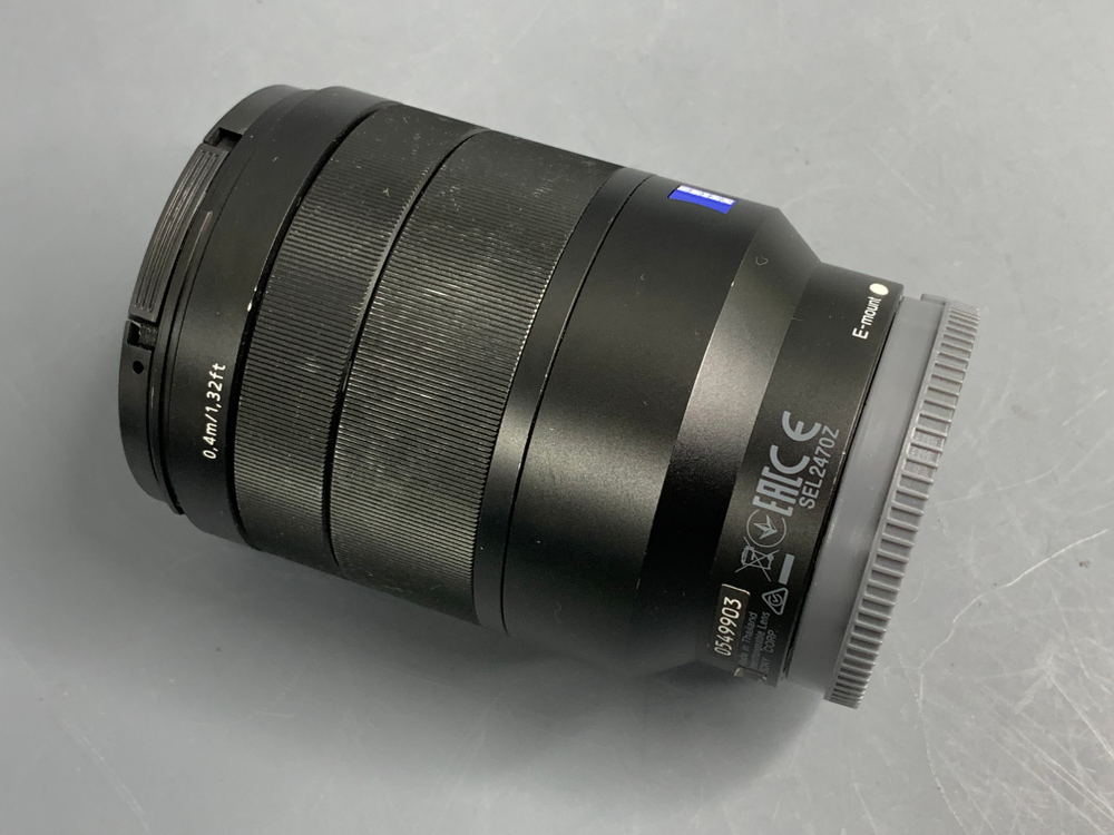 Sony 24-70mm SEL-2470Z Царапины на линзе