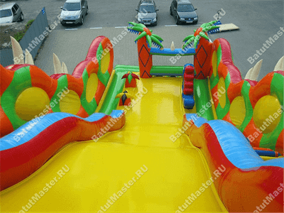 Батут-горка "Дракон 2", 10*5*8 м, с шипами