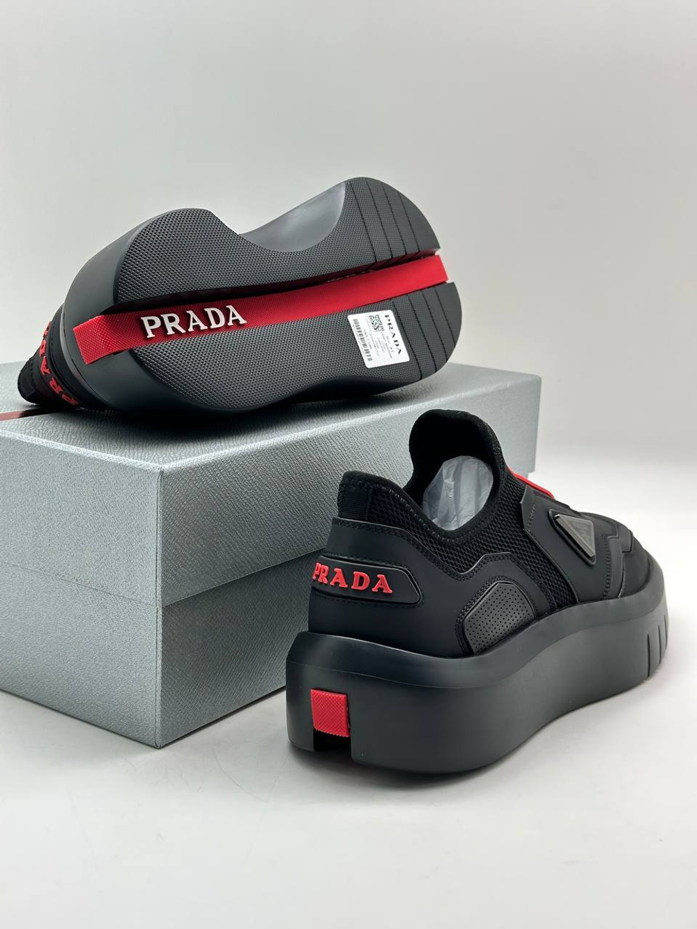 Кроссовки Prada
