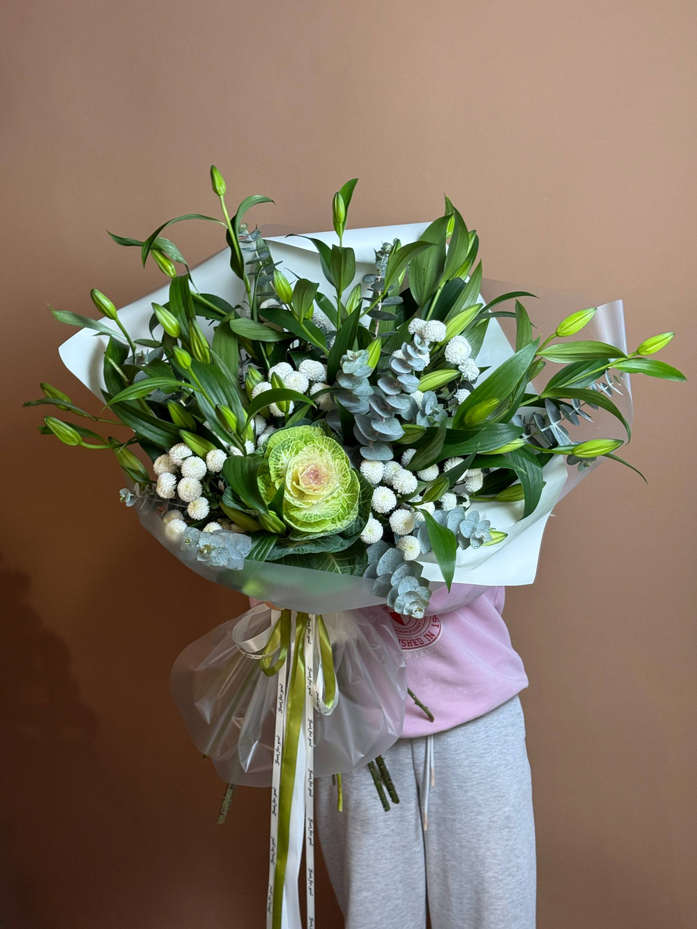 Букет "Королевский Сад" лилия, брассика, хризантема