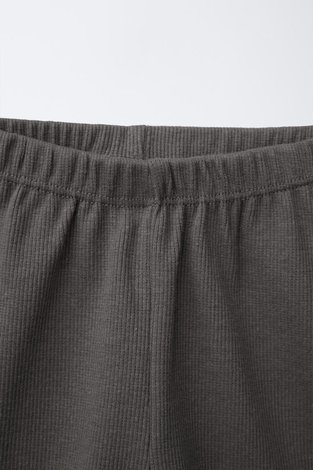 ZARA ШОРТЫ-ВЕЛОСИПЕДКИ В РУБЧИК С НАШИВКОЙ, АНТРАЦИТОВО-СЕРЫЙ