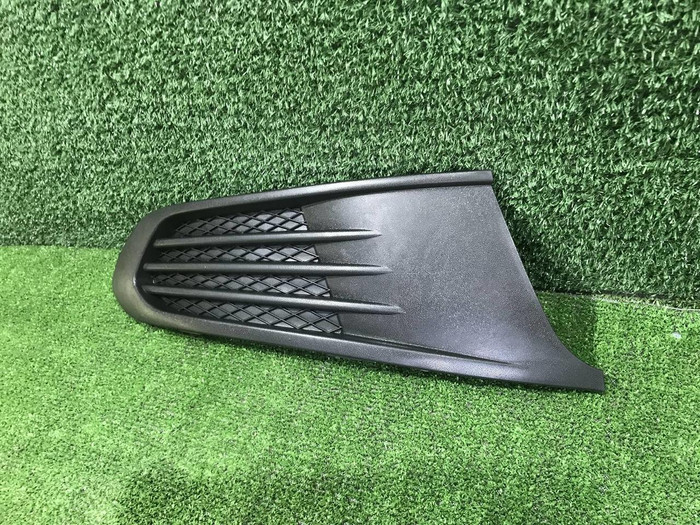 Заглушка ПТФ правая VW Polo sedan (2010-2015)