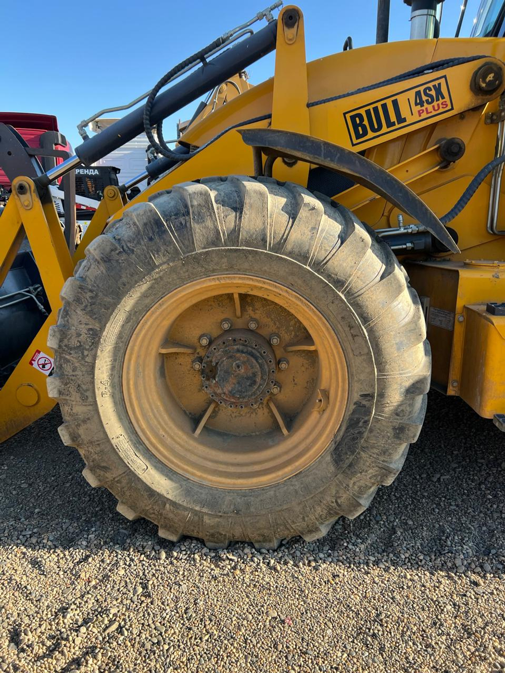 Bull 4SX Экскаватор-погрузчик 4SX-PLUS (Дизельный, 4,6 л, 116 л.с., АТ)