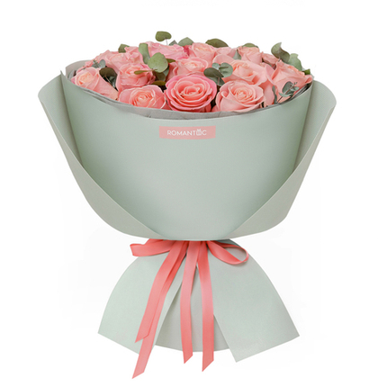 23 светло-розовых роз