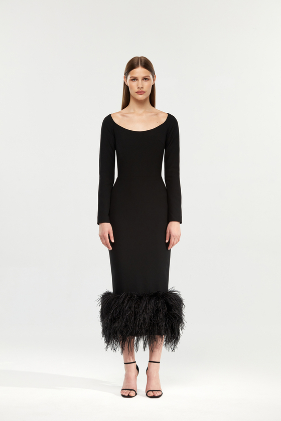 Платье миди удлиненное из крепа с бахромой