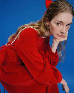 Платье с запахом на спине и длинным рукавом из бархата "Заветное желание"