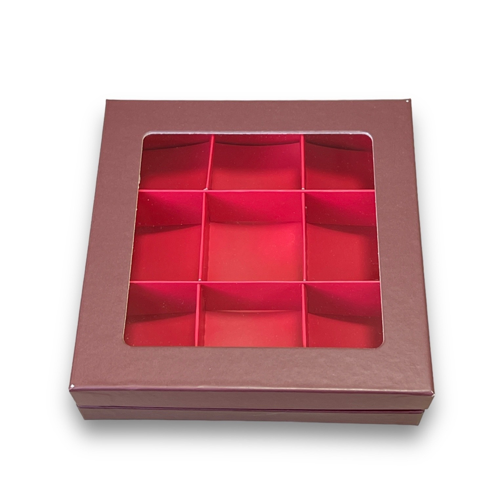 Коробка для конфет ПРЕМИУМ с большим окном 160*160*45 см (9) (шоколад/красная матовая)