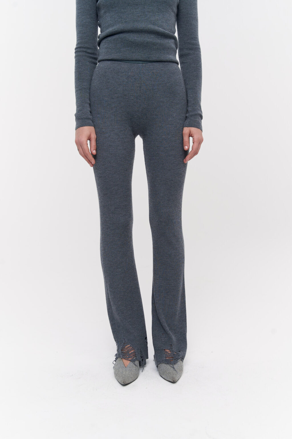 Брюки с рваным краем