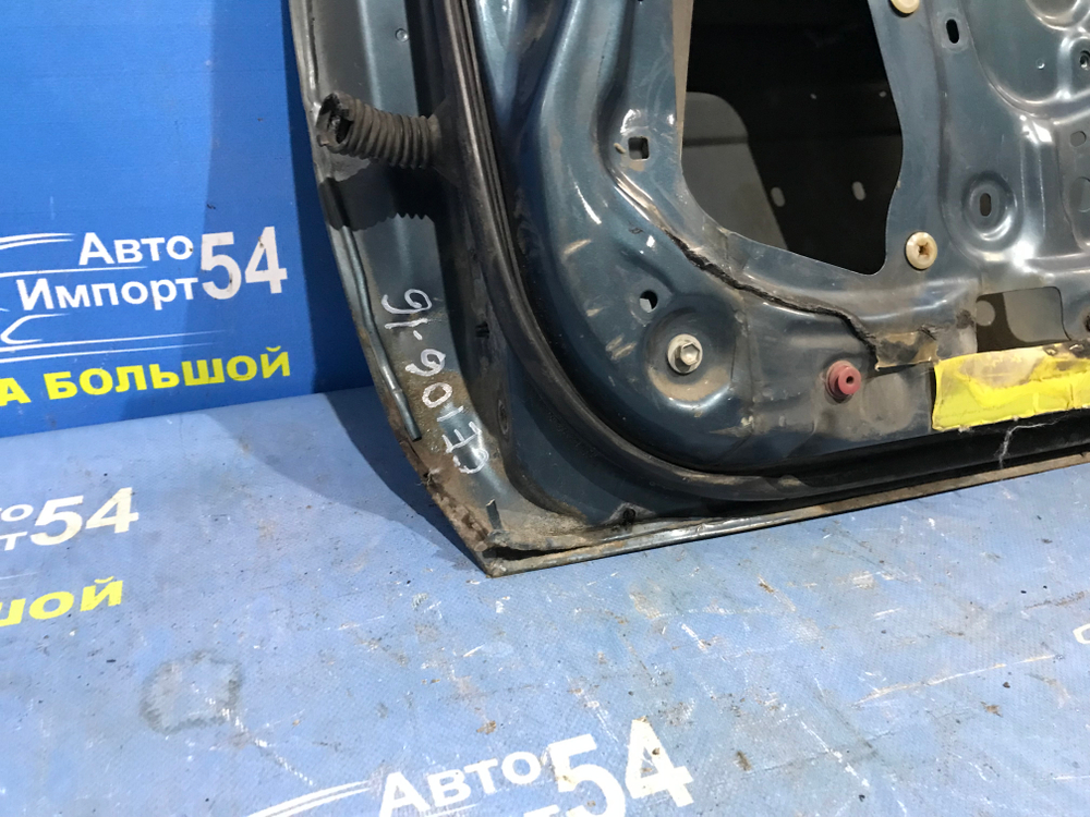 Дверь передняя правая TOYOTA COROLLA 1995