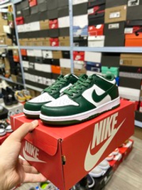 Nike Dunk Low "Michigan State"