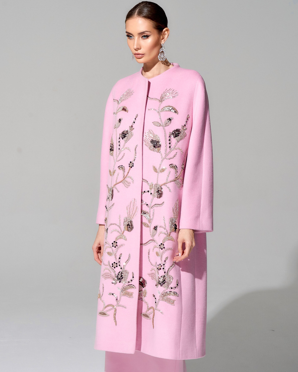 Пальто "Райский сад" с вышивкой ручной работы