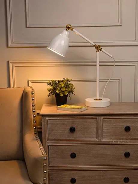 Светильник настольный классический