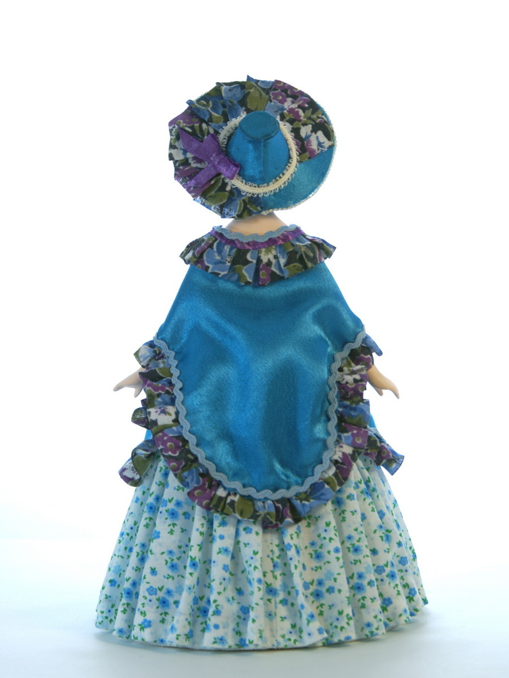 Кукла коллекционная Дама в светском костюме.