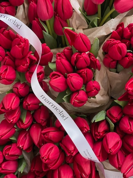 Тюльпаны классика - красный цвет