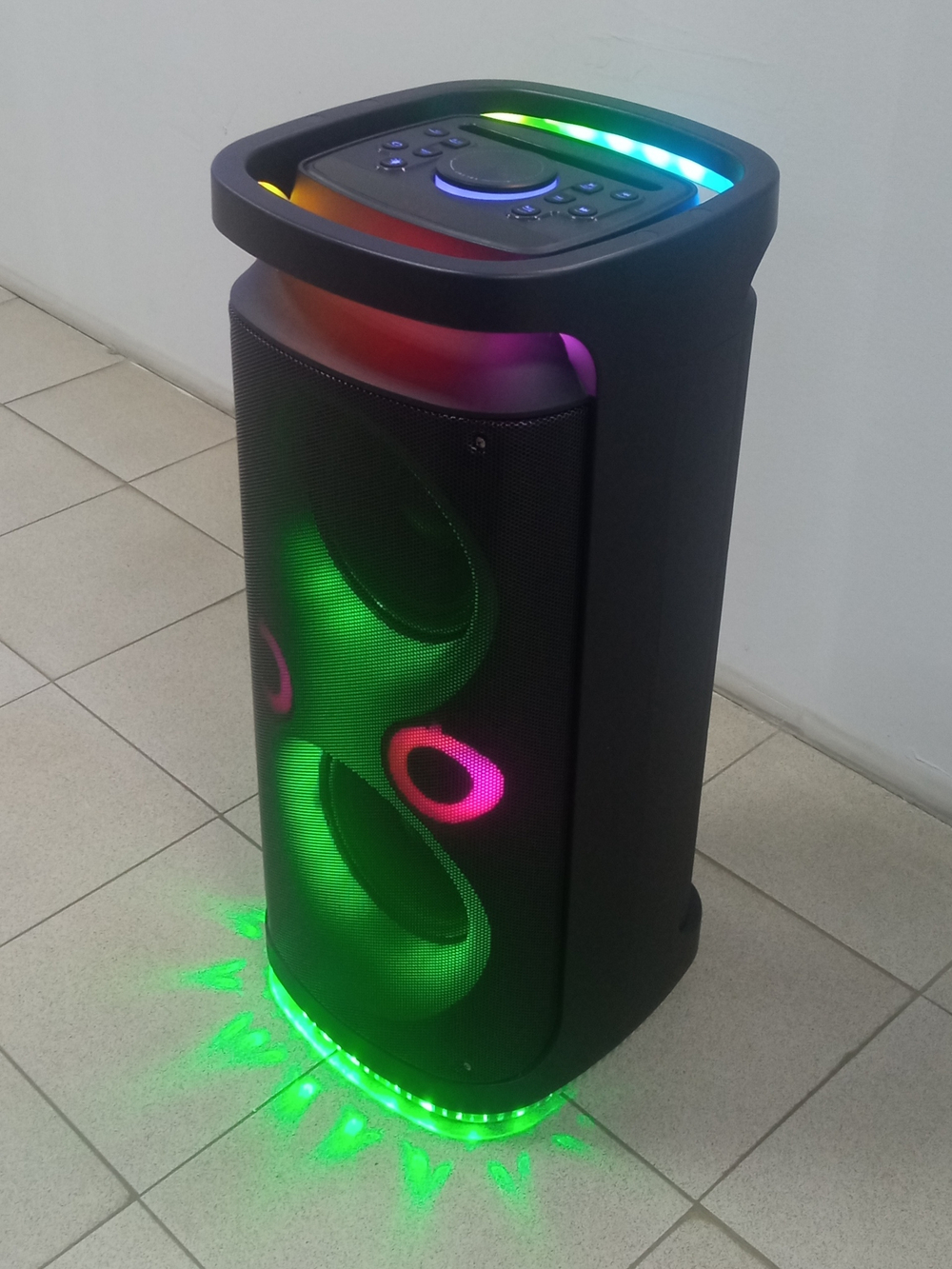 Напольная колонка BT-Speaker YE-2820 (8"1500W/беспр.микрофон)