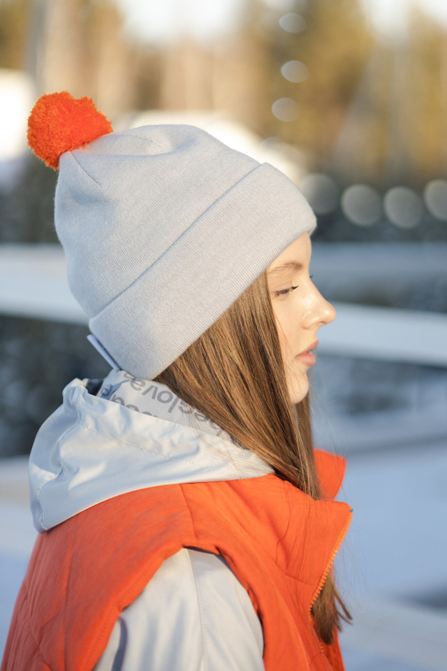 Шапка серая со сменным помпоном
