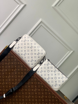 Louis Vuitton Trio Messenger
