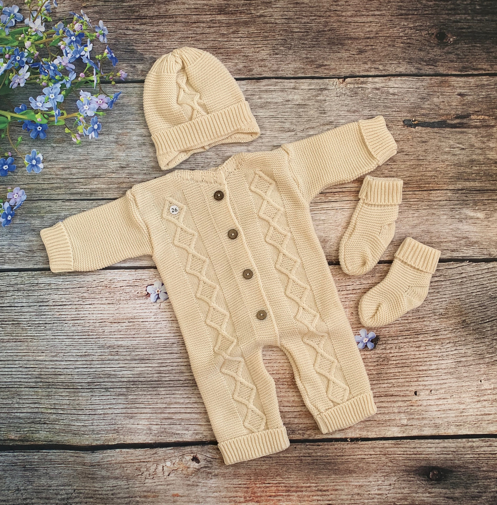 Комплект вязаный "АйШах" 3 предмета (комбинезон, носочки, шапка) (Цвет: Серый, Размер: 26)