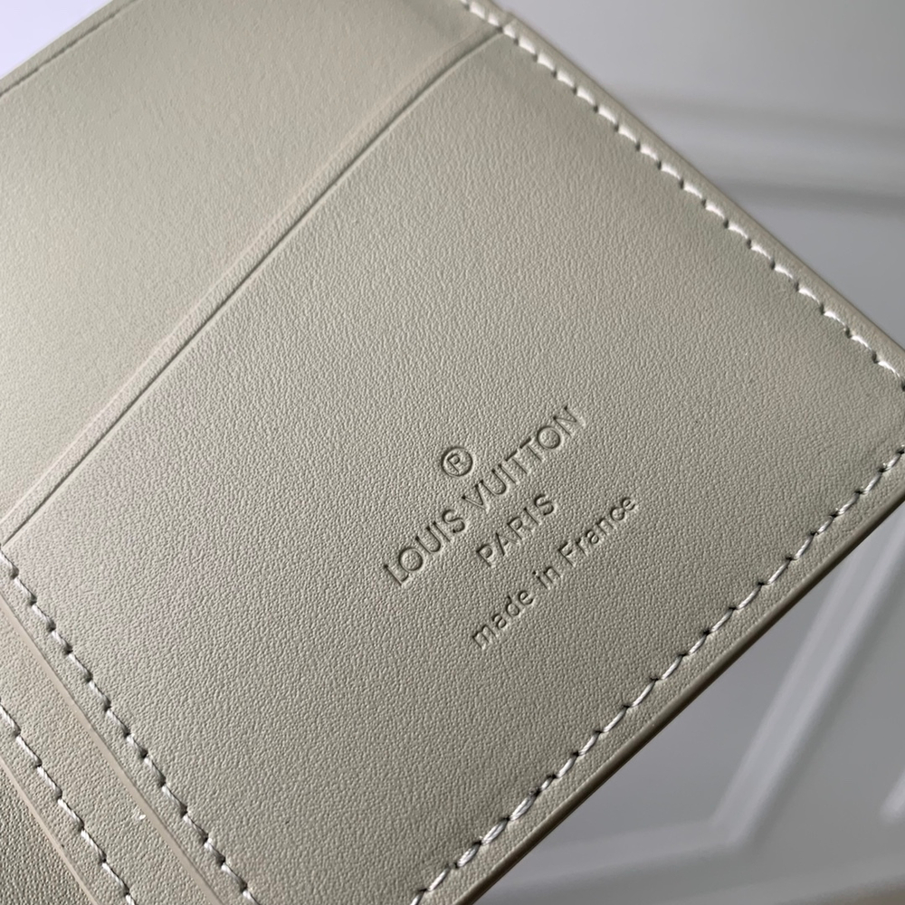 Louis Vuitton Brazza Wallet