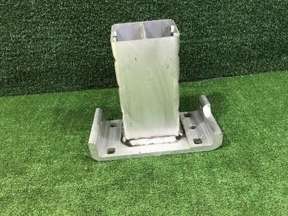 Кронштейн усилителя передний RR Vogue 4 L405 12-22