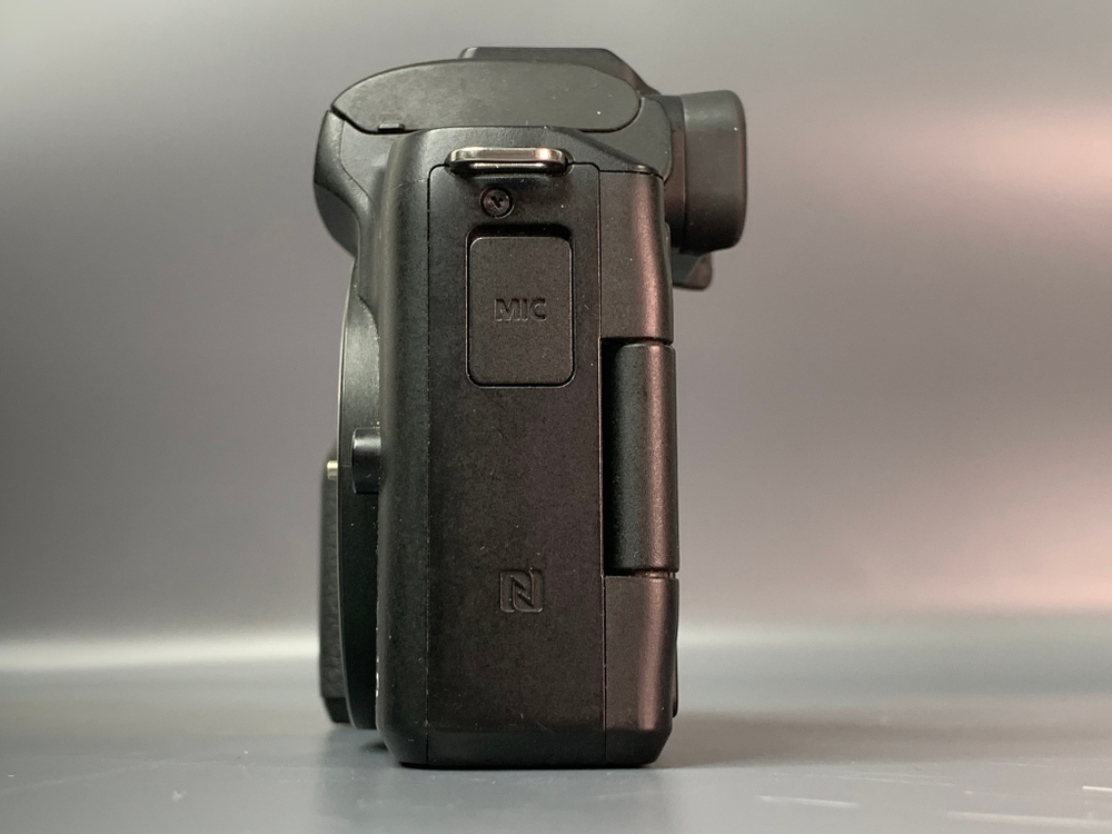 Canon EOS M50