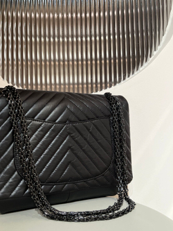 Chanel 2.55 24 cm