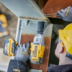 DeWalt DCF897N аккумуляторный гайковерт (без АКБ и ЗУ)