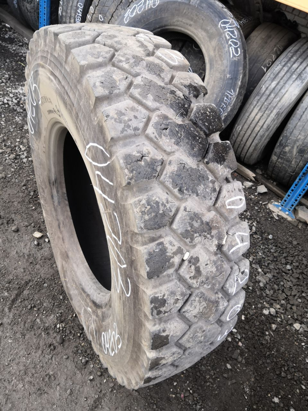 13R22.5 Bridgestone L317 шина б/у