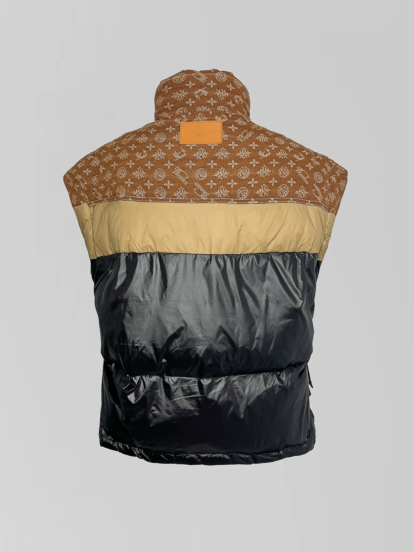 Жилетка объемная комбинированная с кулиской внизу