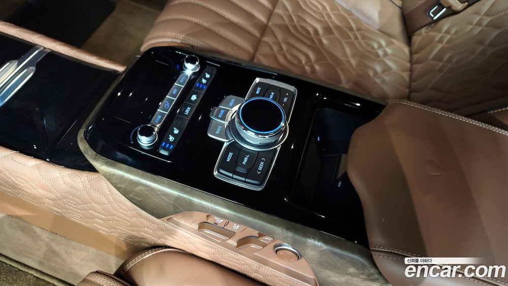 Genesis G90 5.0 AWD (04.2020)