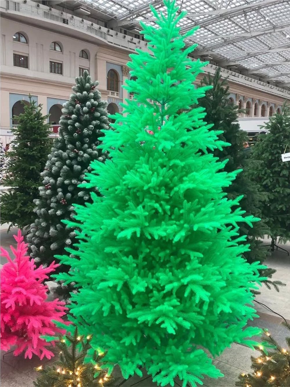 Искусственная елка «Фэнтези салатовая» (Литая хвоя) от 1,5 м до 3 м