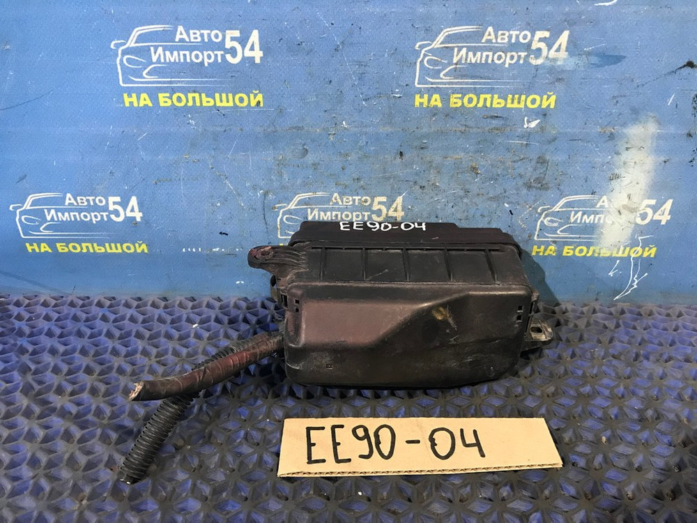 Блок предохранителей подкапотный TOYOTA COROLLA 1990